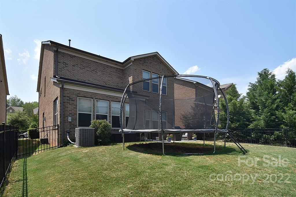 9739 Wheatfield Road Charlotte, NC 28277 - Photo 35 of 37 Gallery Image 35