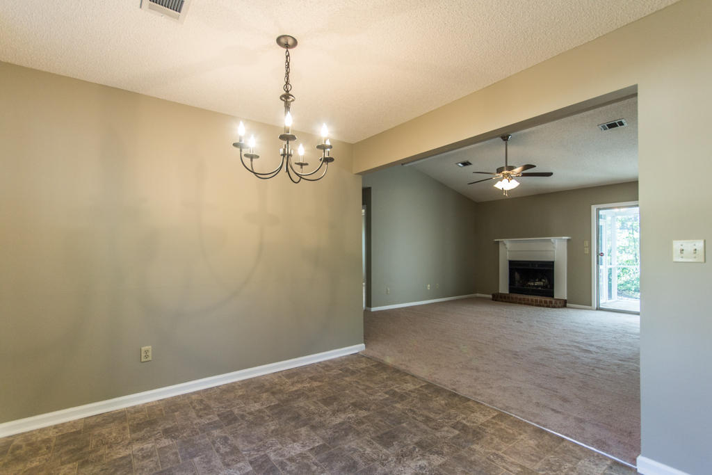 100 Jigsaw Road Summerville, SC 29485 - Photo 5 of 14 IMG_1550