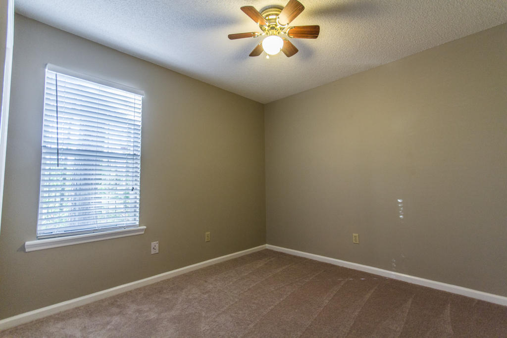 100 Jigsaw Road Summerville, SC 29485 - Photo 8 of 14 IMG_1553