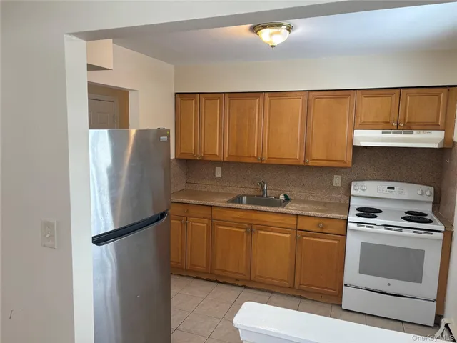$3,600 | 148 North 22nd Street, Unit 2, Wyandanch, NY 11798
