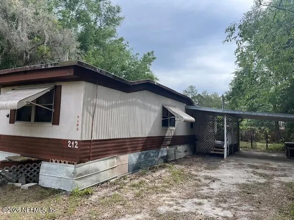 $90,000 | 212 Dawn Avenue, Interlachen, FL 32148