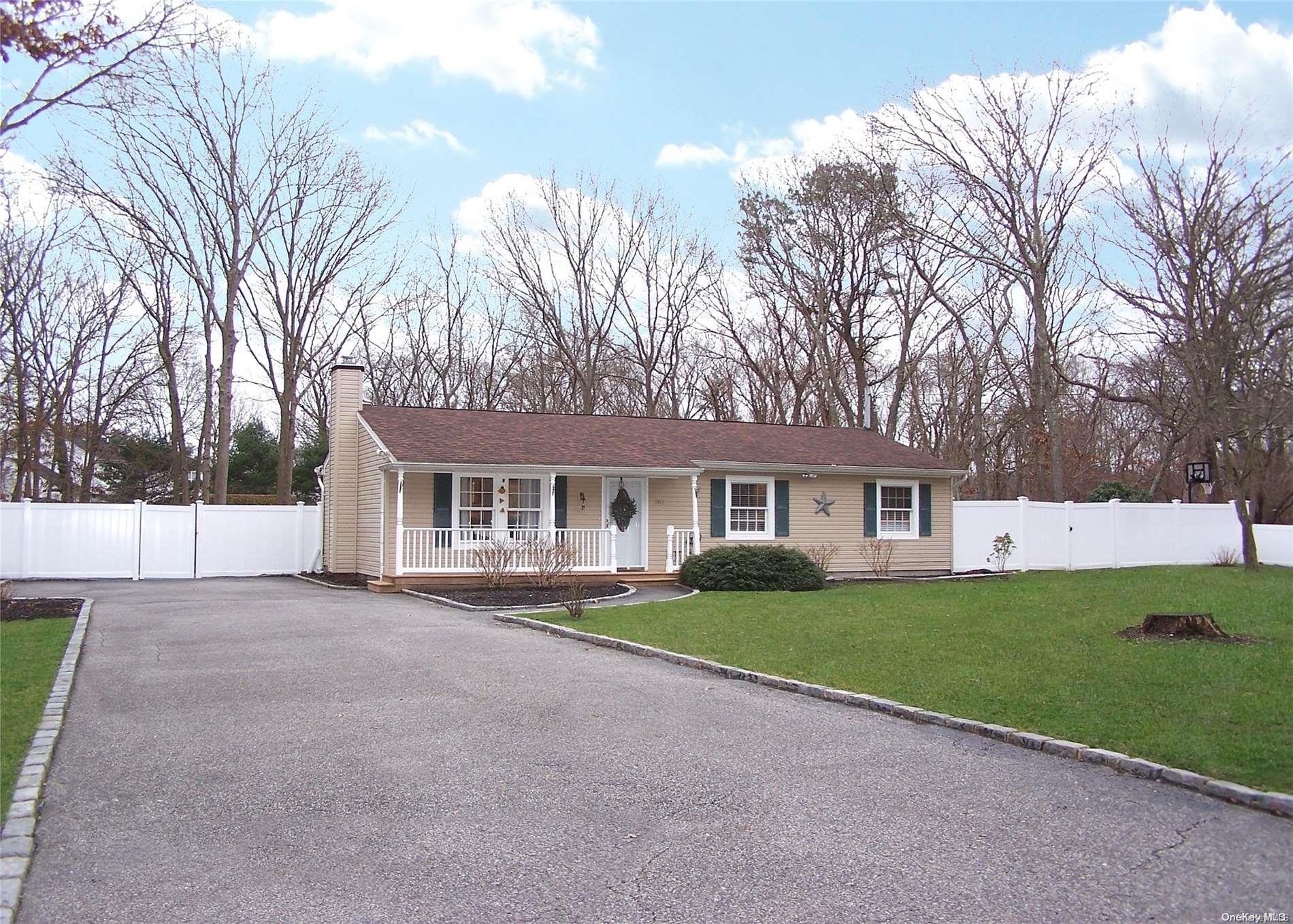 202 Country Road Medford, NY 11763 - Photo 1 of 1 Front View of Farmhouse