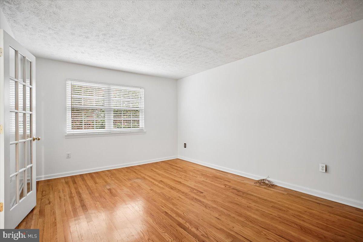 1877 Post Oak Trail Reston, VA 20191 - Photo 19 of 52