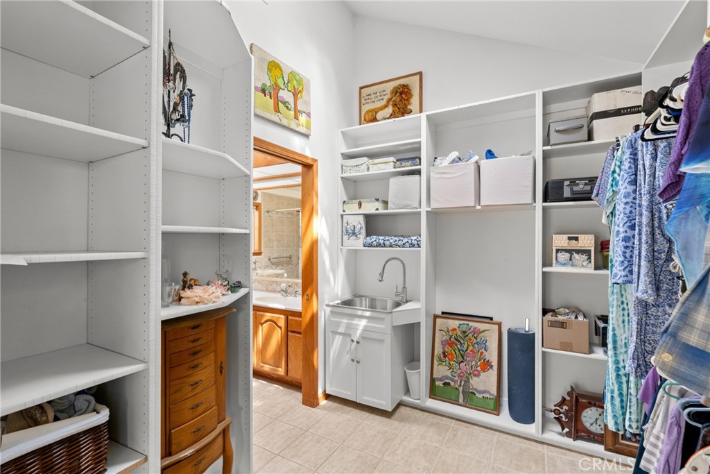 832 Onstott Road Lompoc, CA 93436 - Photo 14 of 46 Primary Suite #1 closet