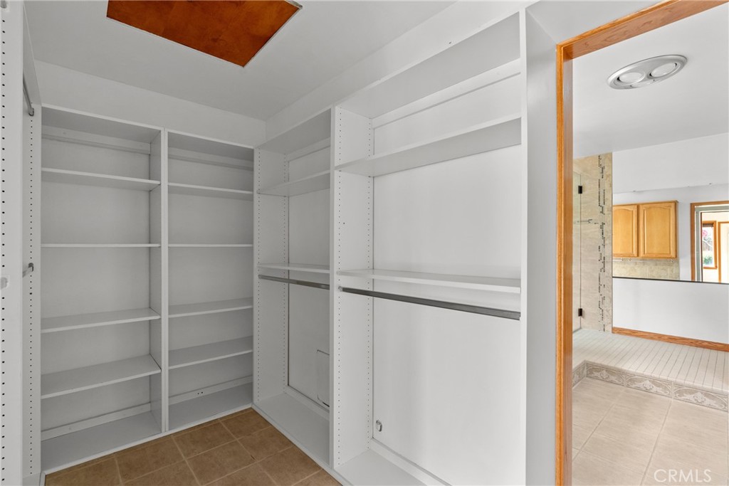 832 Onstott Road Lompoc, CA 93436 - Photo 18 of 46 Primary Suite #2 closet