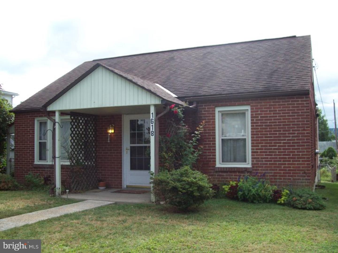 1618 Meade Street Reading, PA 19607 - Photo 2 of 13 Gallery Image 2