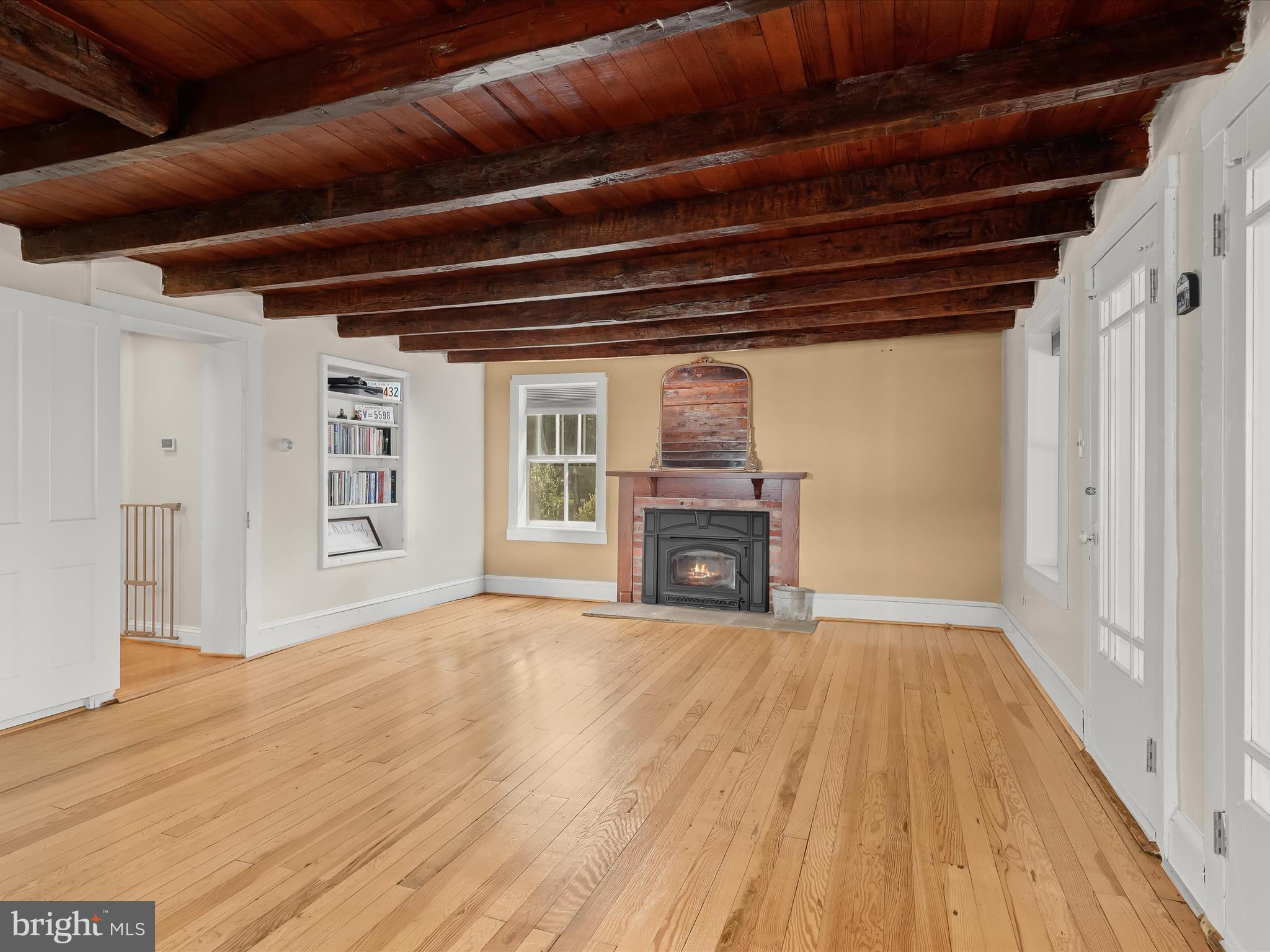 6270 Davis Road Woodbine, MD 21797 - Photo 6 of 88 Living Room