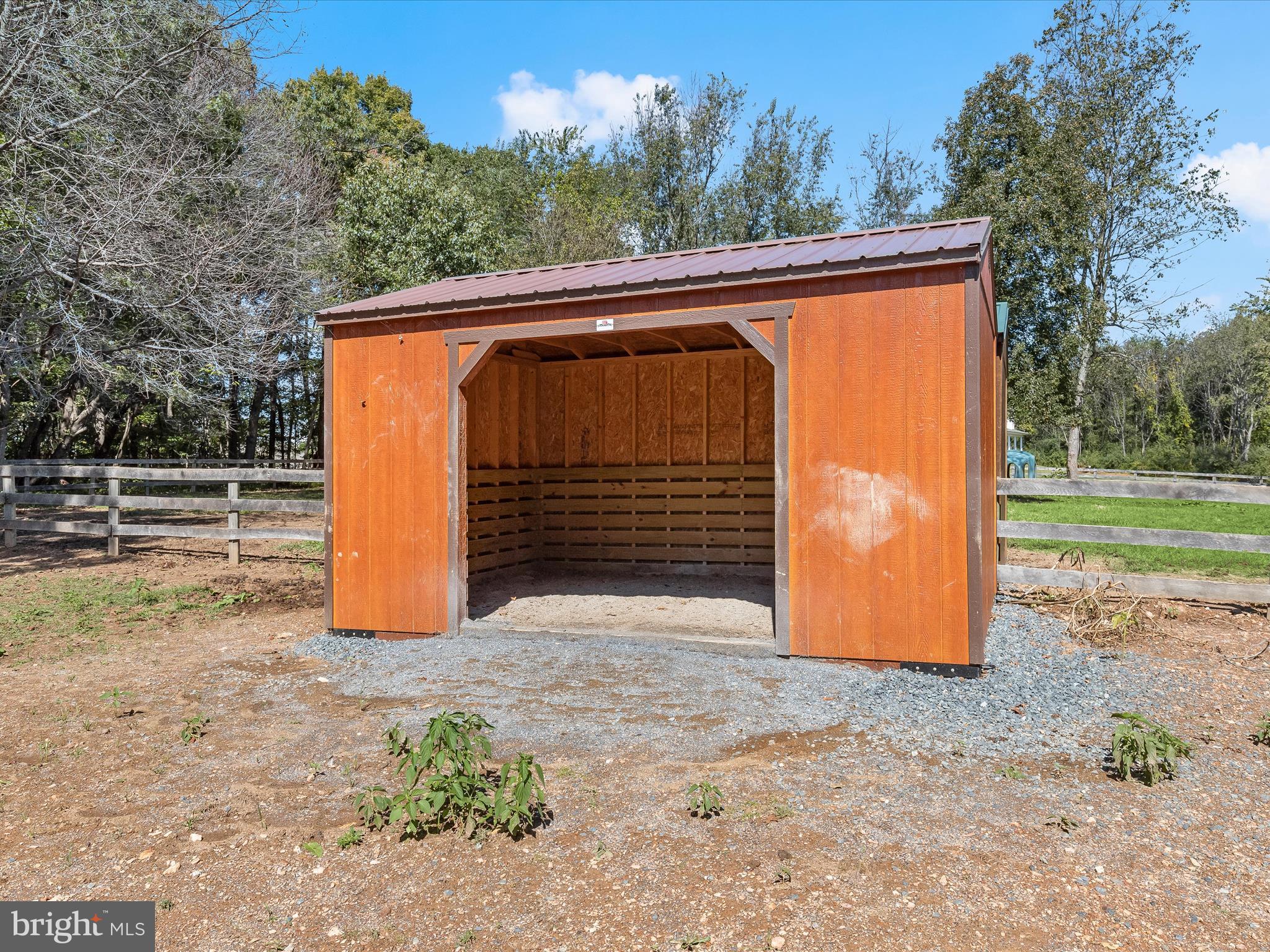 6270 Davis Road Woodbine, MD 21797 - Photo 75 of 88 Run-in Shed
