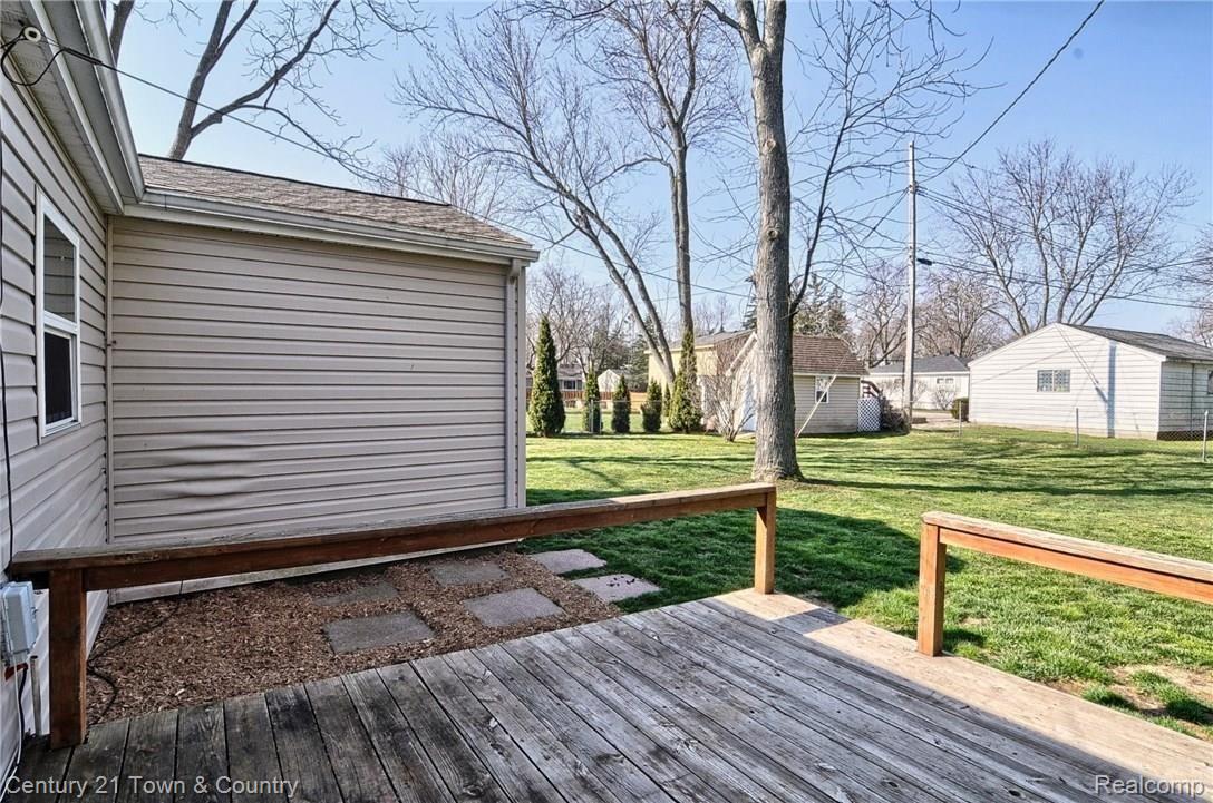 690 Pleasant Ridge Lake Orion, MI 48362 - Photo 22 of 30 Backyard_3rd_View.jpg