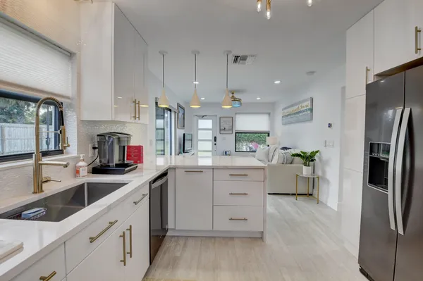 $3,700 | 201 Southeast 7th Street, Delray Beach, FL 33483