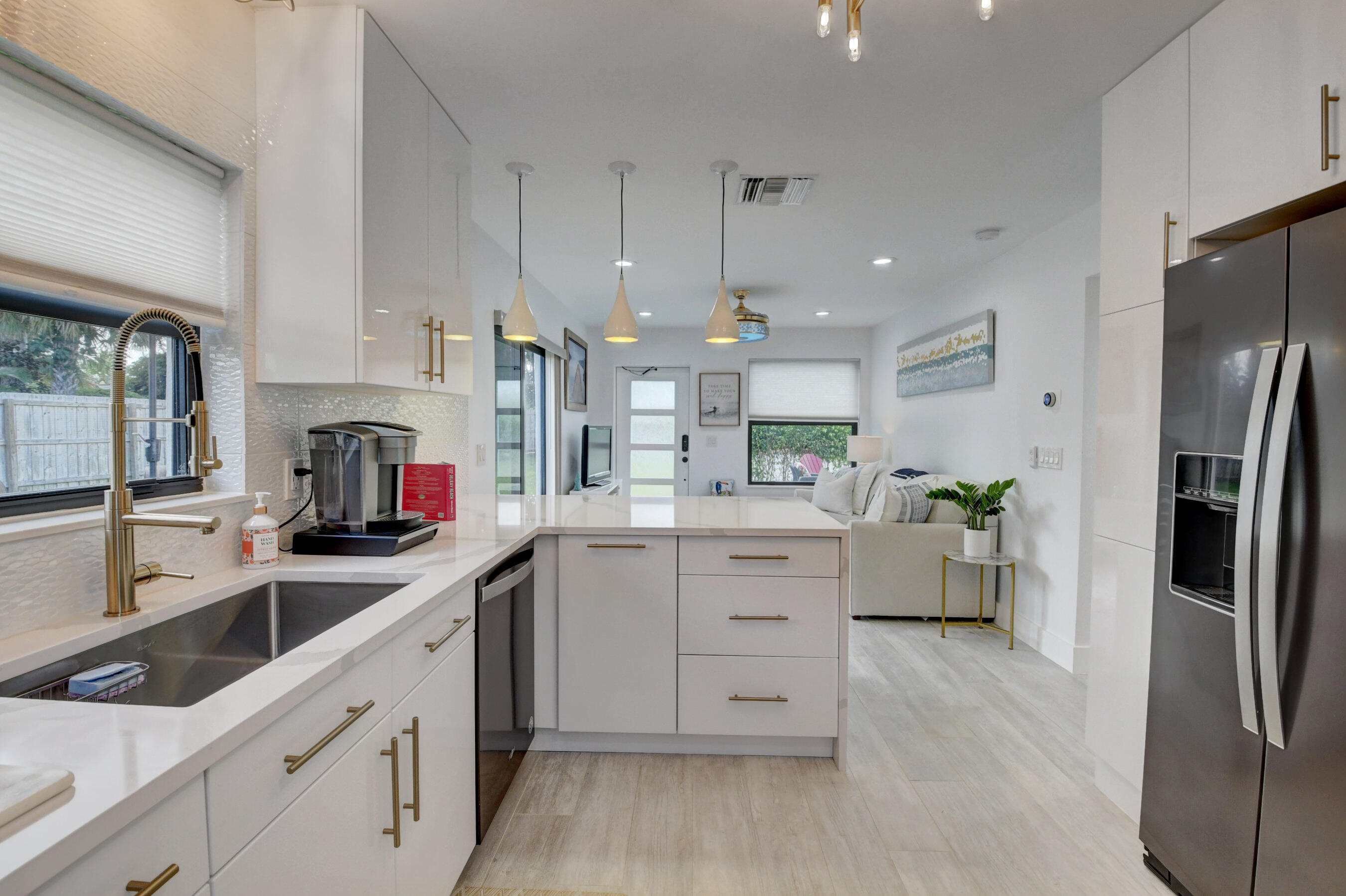 201 Southeast 7th Street Delray Beach, FL 33483 - Photo 12 of 31 The Kitchen