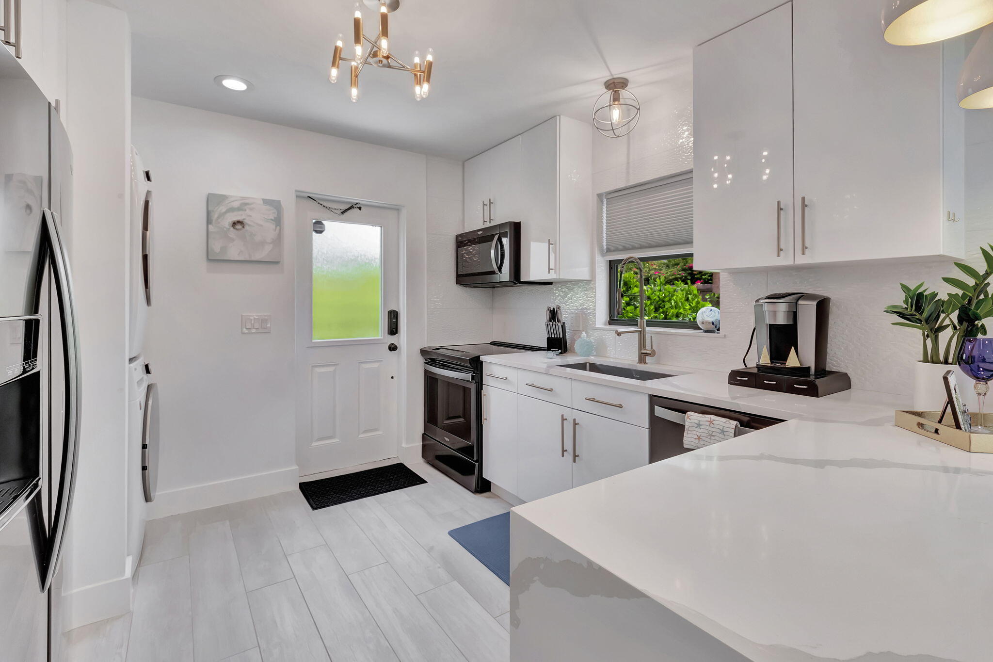 201 Southeast 7th Street Delray Beach, FL 33483 - Photo 16 of 31 The Kitchen