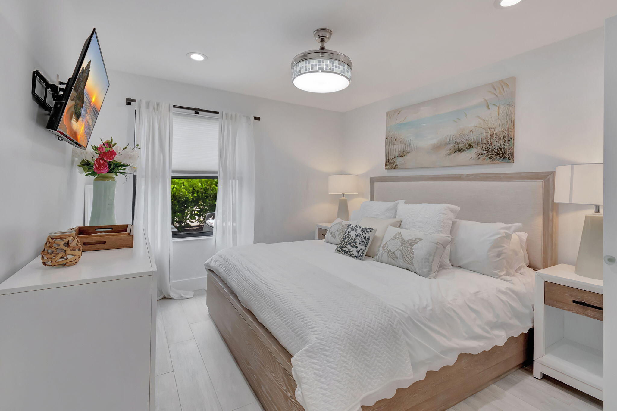 201 Southeast 7th Street Delray Beach, FL 33483 - Photo 22 of 31 Primary Bedroom