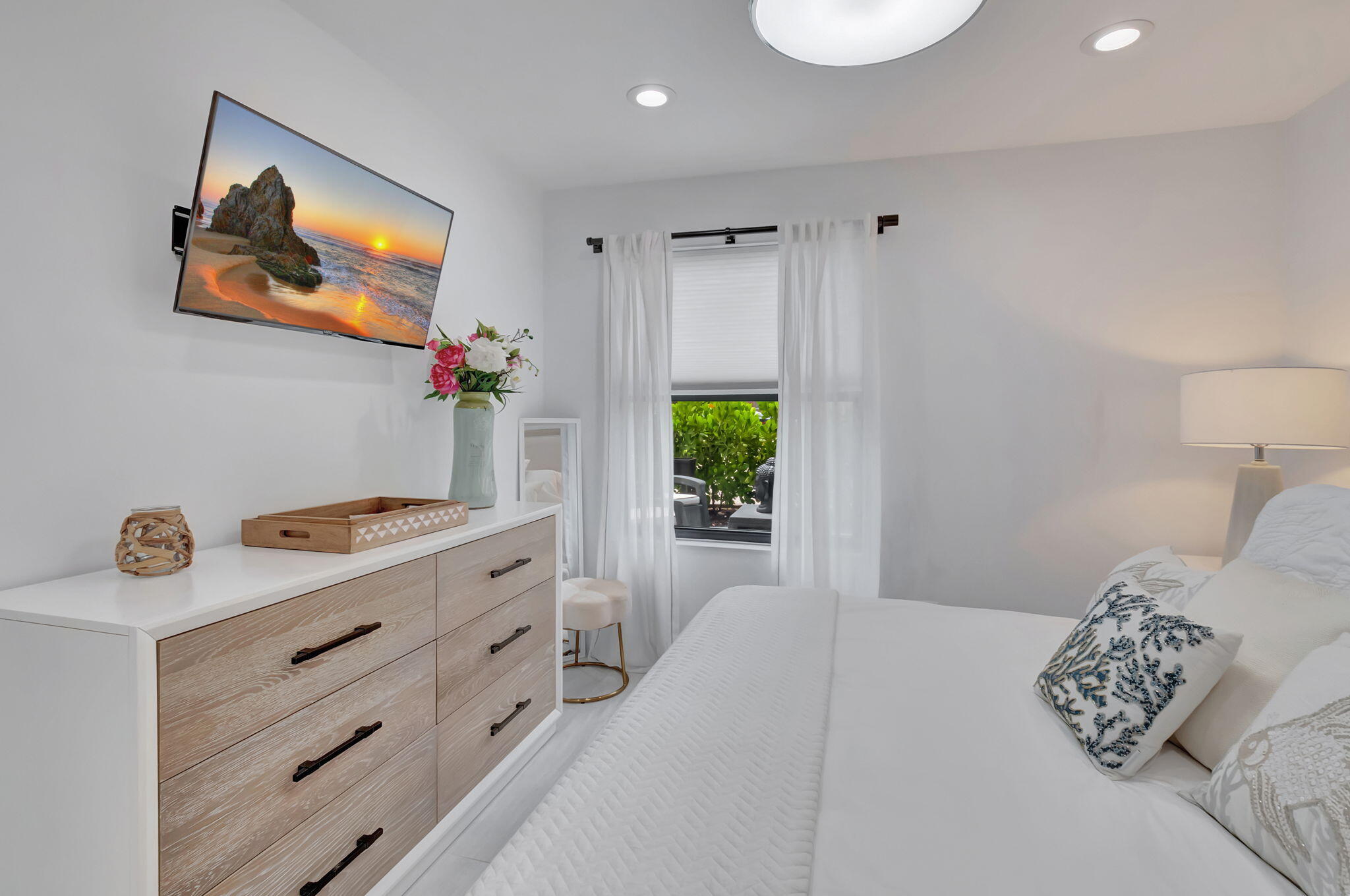 201 Southeast 7th Street Delray Beach, FL 33483 - Photo 23 of 31 Primary Bedroom