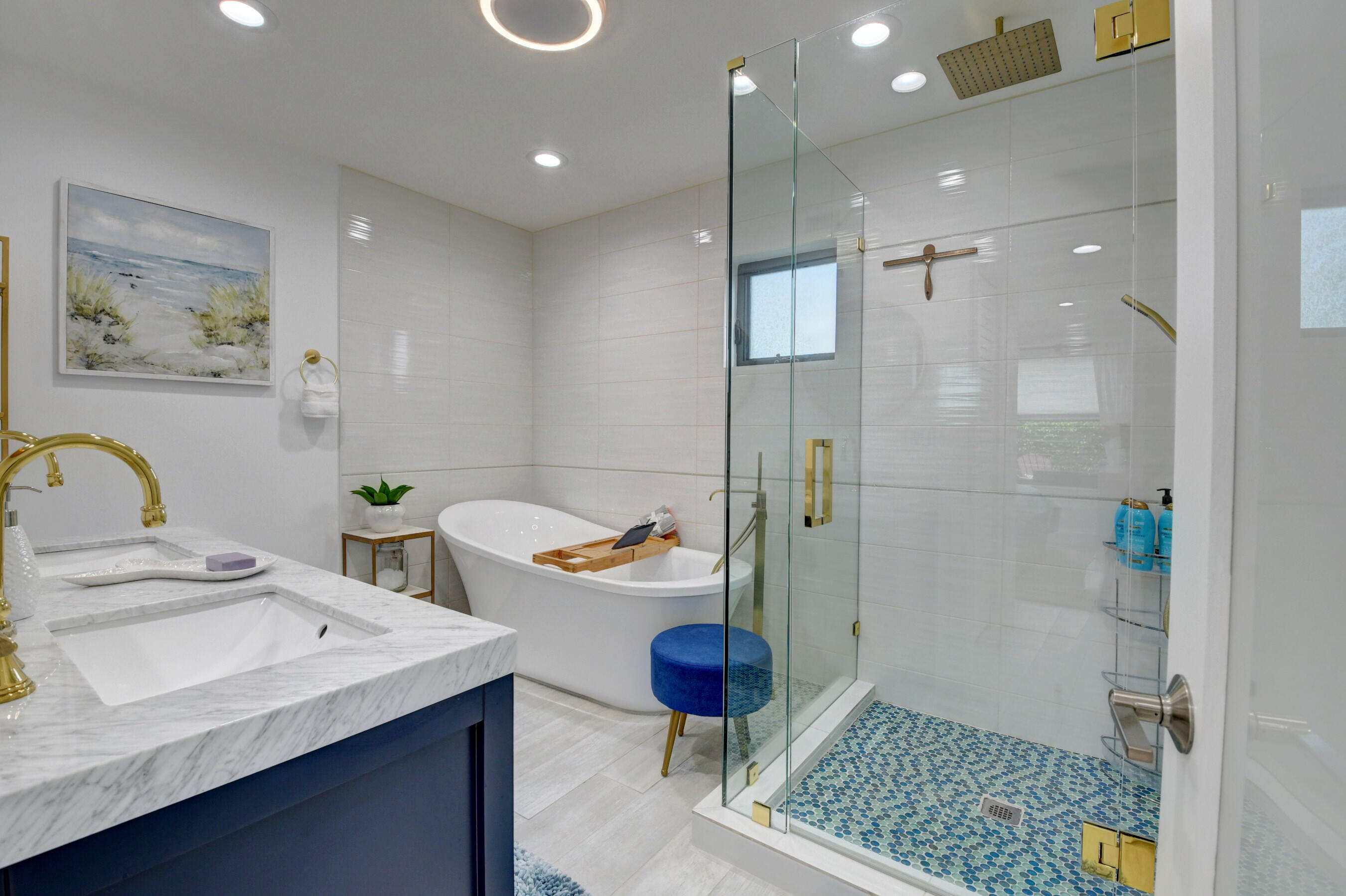 201 Southeast 7th Street Delray Beach, FL 33483 - Photo 27 of 31 The Primary Bathroom