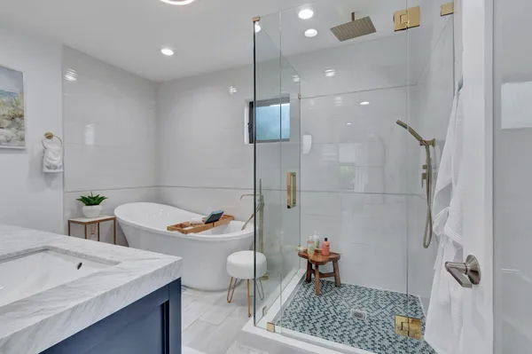 $3,700 | 201 Southeast 7th Street, Delray Beach, FL 33483