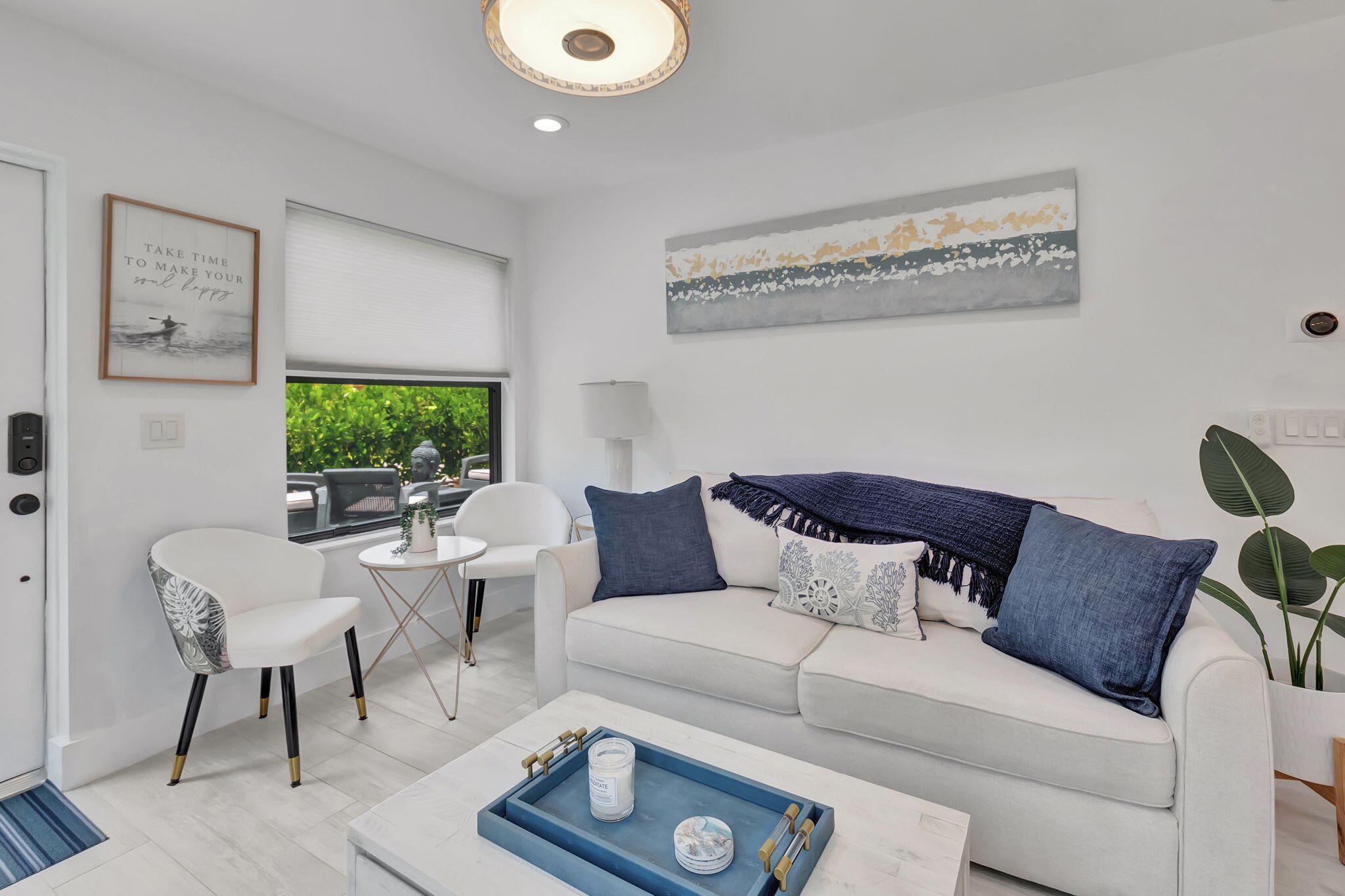 201 Southeast 7th Street Delray Beach, FL 33483 - Photo 9 of 31 Living Area