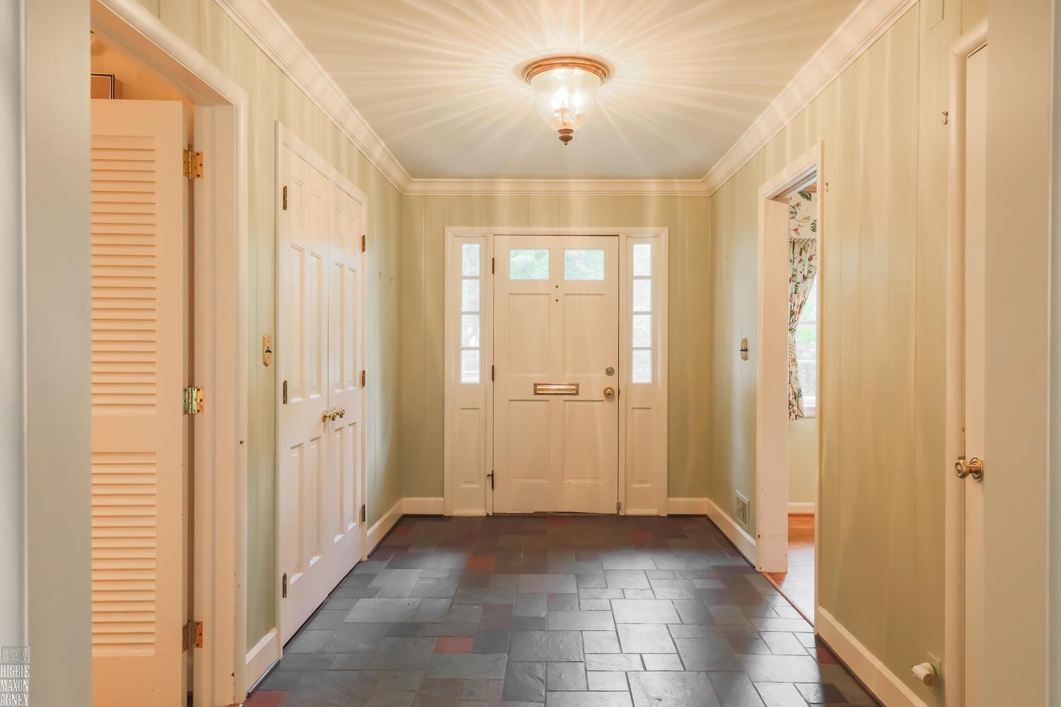 65 North Deeplands Road Grosse Pointe, MI 48236 - Photo 7 of 45 50146646-81a8a8b0-2b03-4155-a170-a14ca992e363.JPG