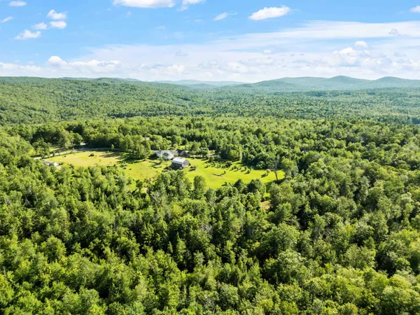 $1,500,000 | 235 Windsor Road, Hillsborough, NH 03244