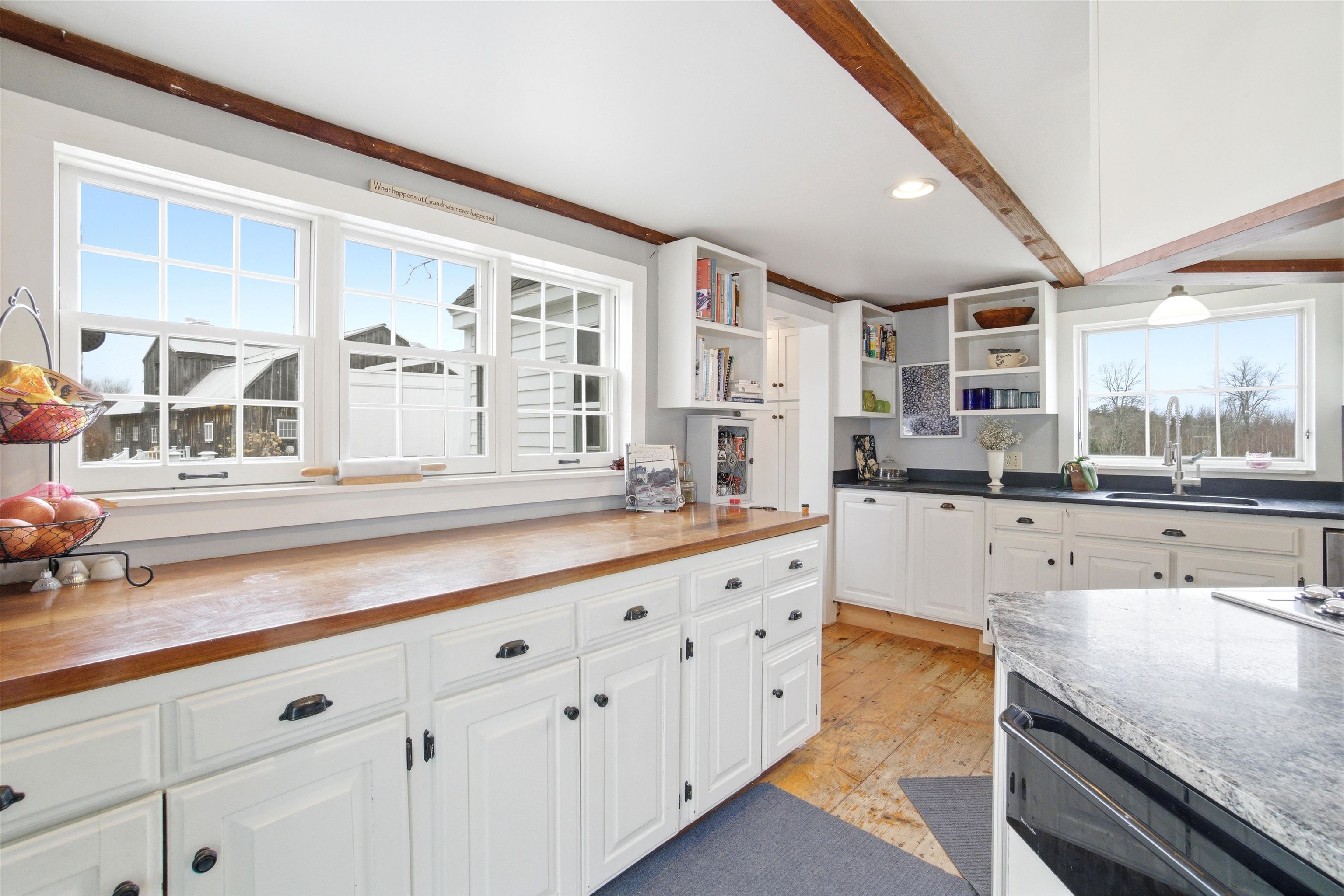 235 Windsor Road Hillsborough, NH 03244 - Photo 7 of 48