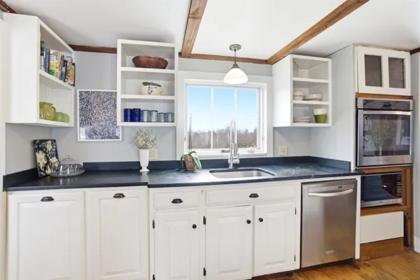 $1,500,000 | 235 Windsor Road, Hillsborough, NH 03244