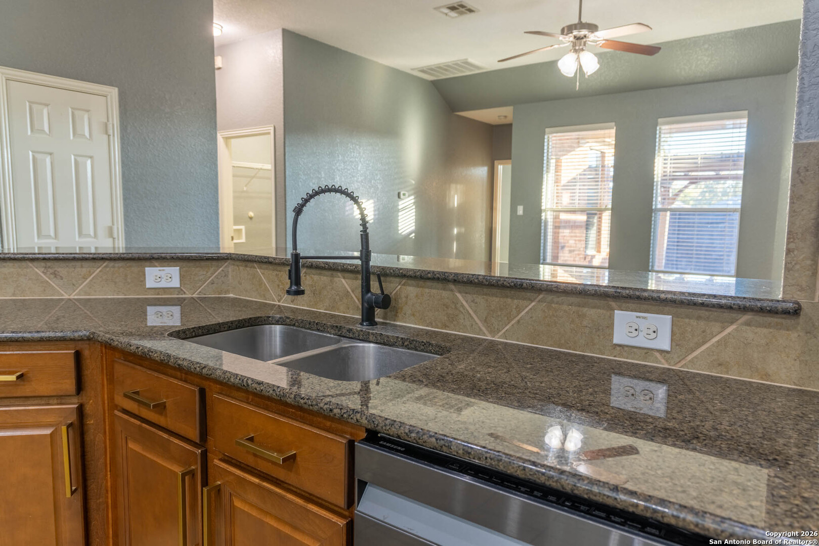 12818 Point San Antonio, TX 78253 - Photo 8 of 25