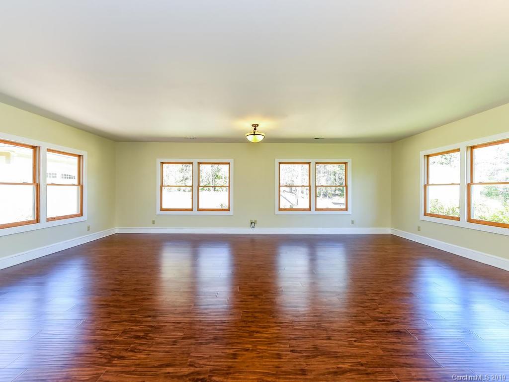124 Red Fox Road Columbus, NC 28722 - Photo 5 of 32