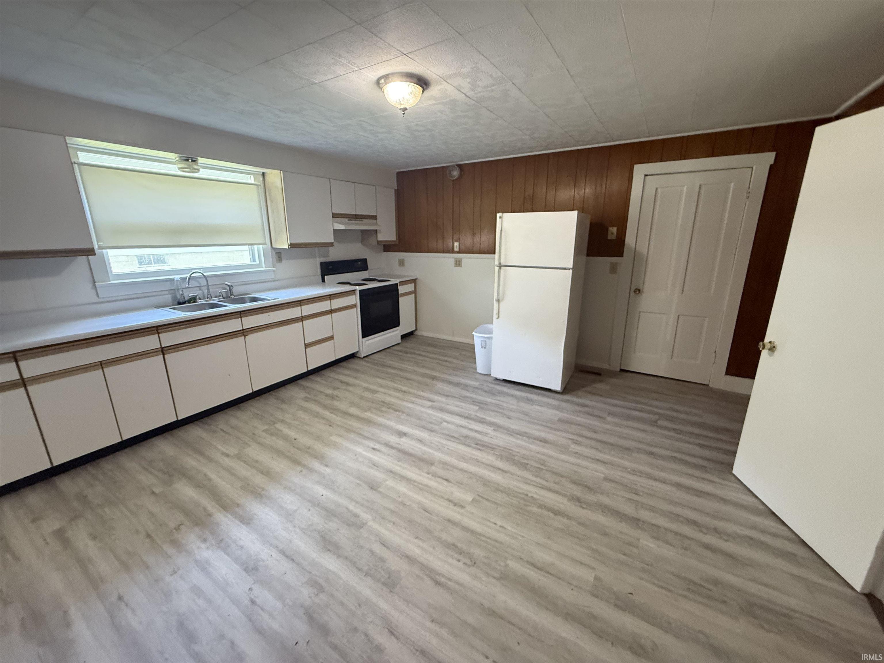 406 17th Street, Unit A Bedford, IN 47421 - Photo 4 of 7