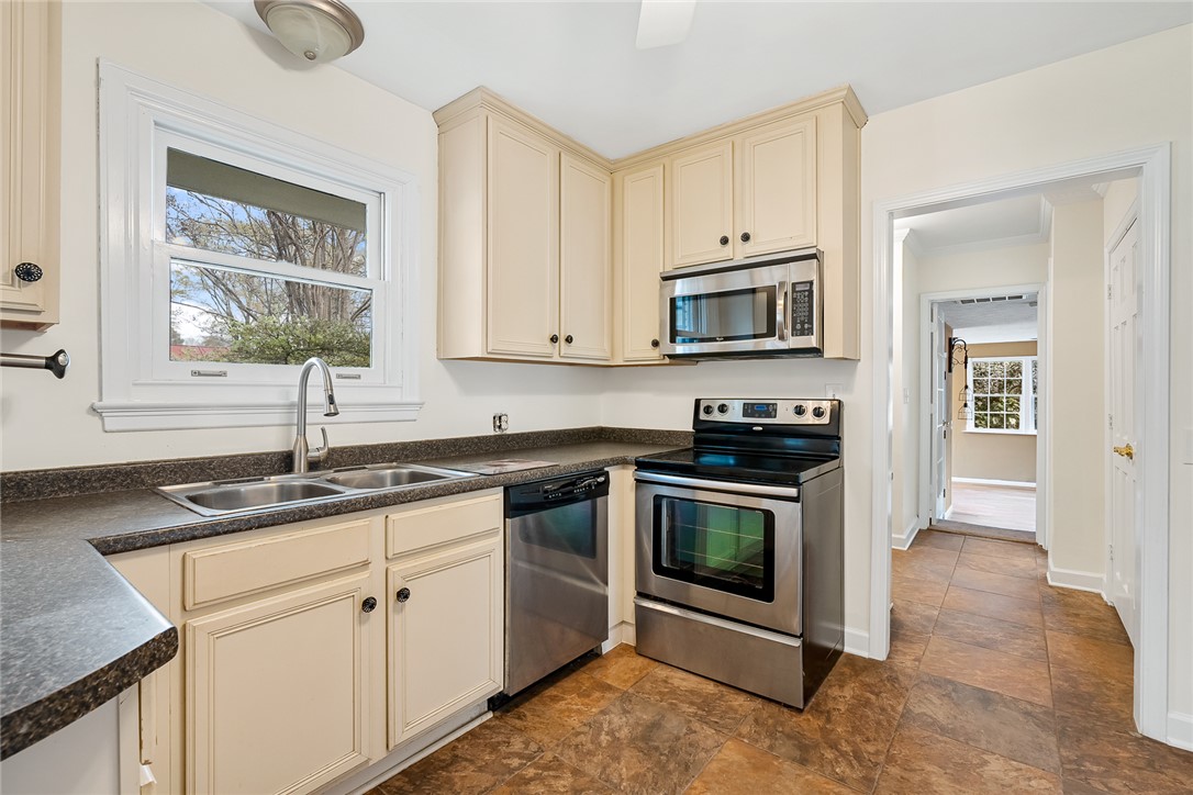 1112 Greenacres Anderson, SC 29621 - Photo 16 of 44 Gallery Image 16