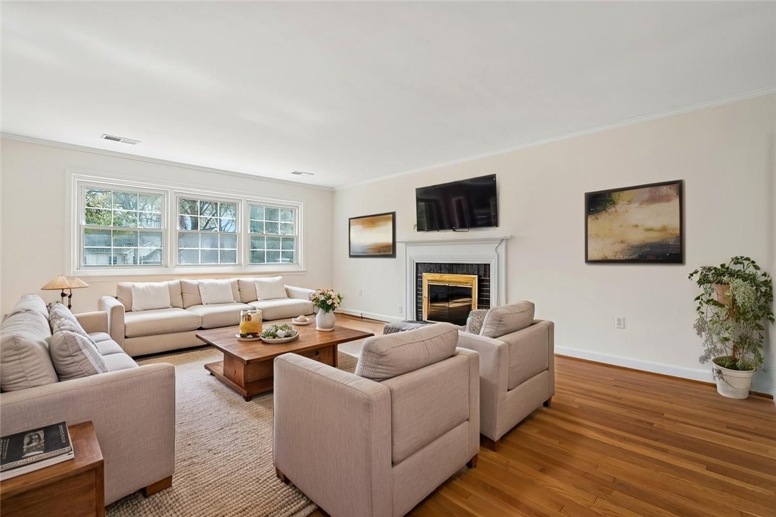 1112 Greenacres Anderson, SC 29621 - Photo 10 of 44 Virtual Staging Living Room
