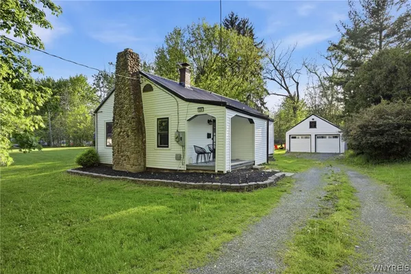 $2,250 | 528 Ward Road, North Tonawanda, NY 14120