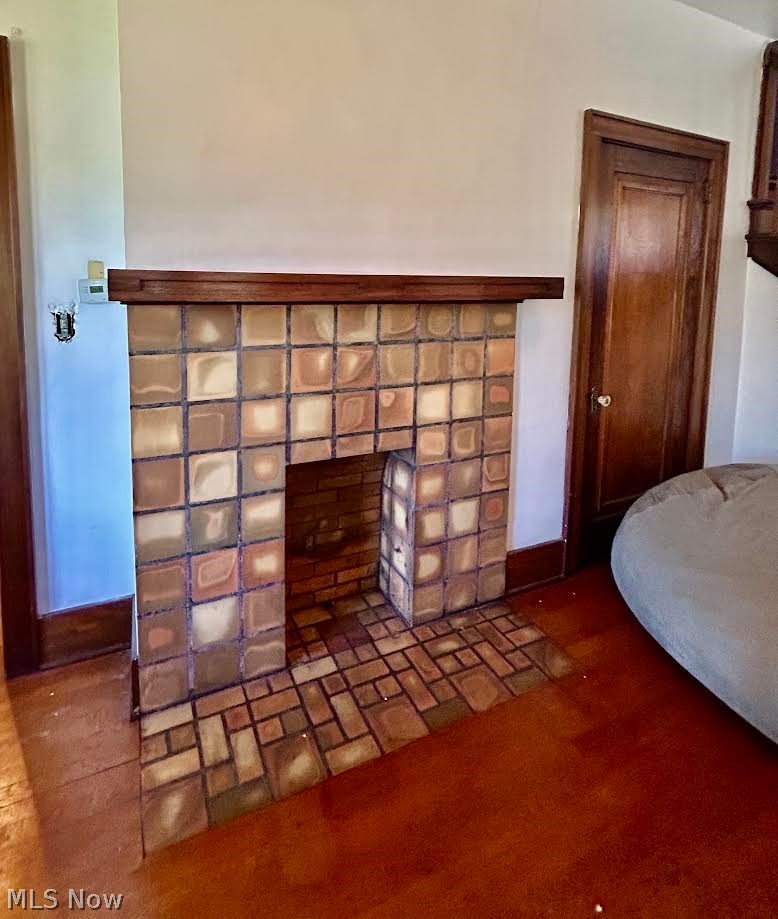 413 Ridge Street Belpre, OH 45714 - Photo 7 of 30 Decorative fireplace in living room