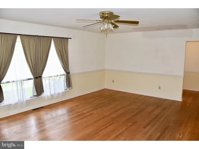 $1,950 | 911 Grings Hill Road, Reading, PA 19608