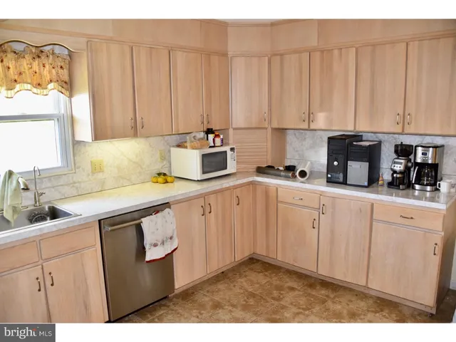 $1,950 | 911 Grings Hill Road, Reading, PA 19608