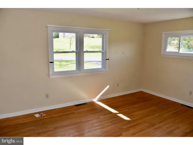 $1,950 | 911 Grings Hill Road, Reading, PA 19608