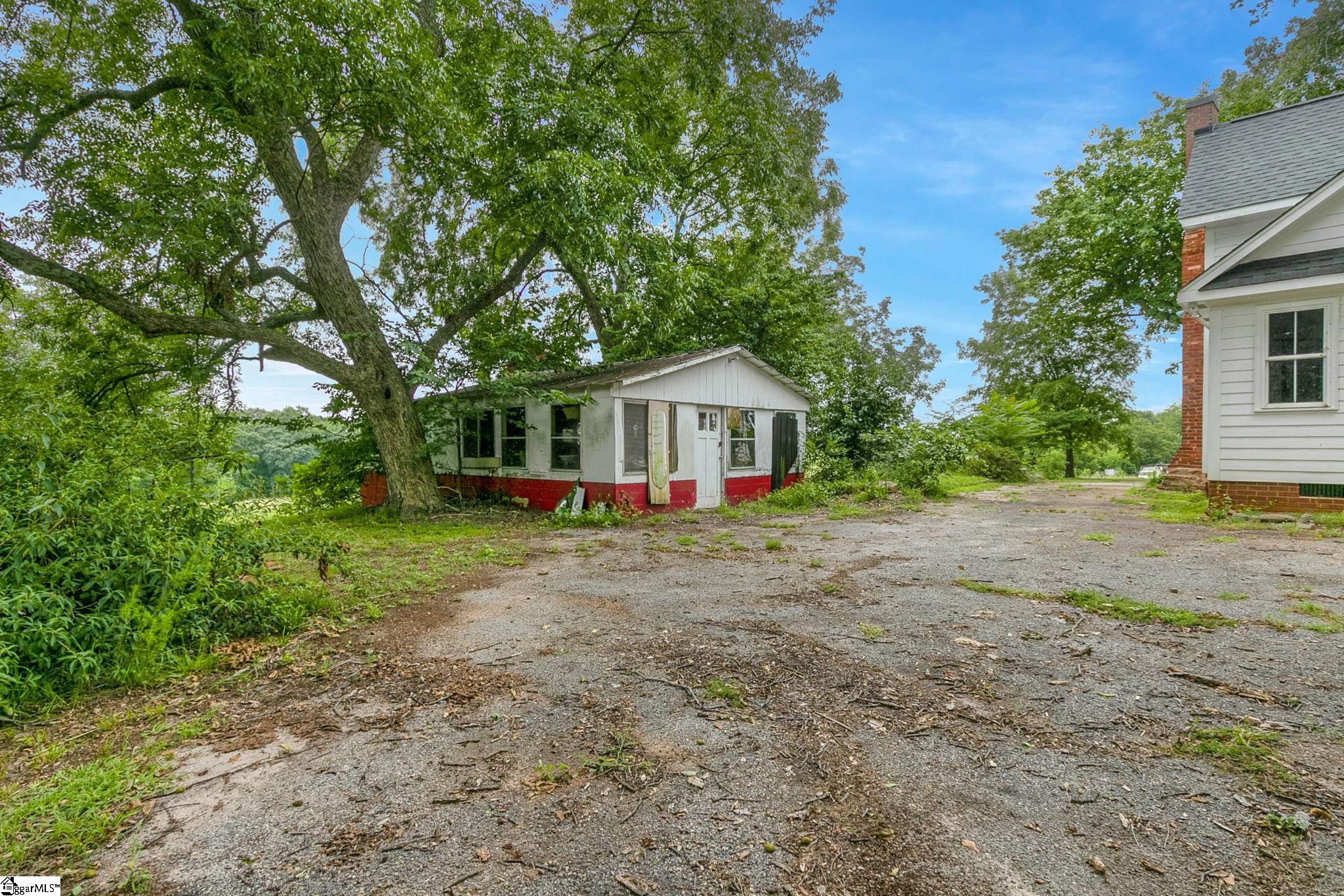 4608 Jug Factory Road Greer, SC 29651 - Photo 31 of 36