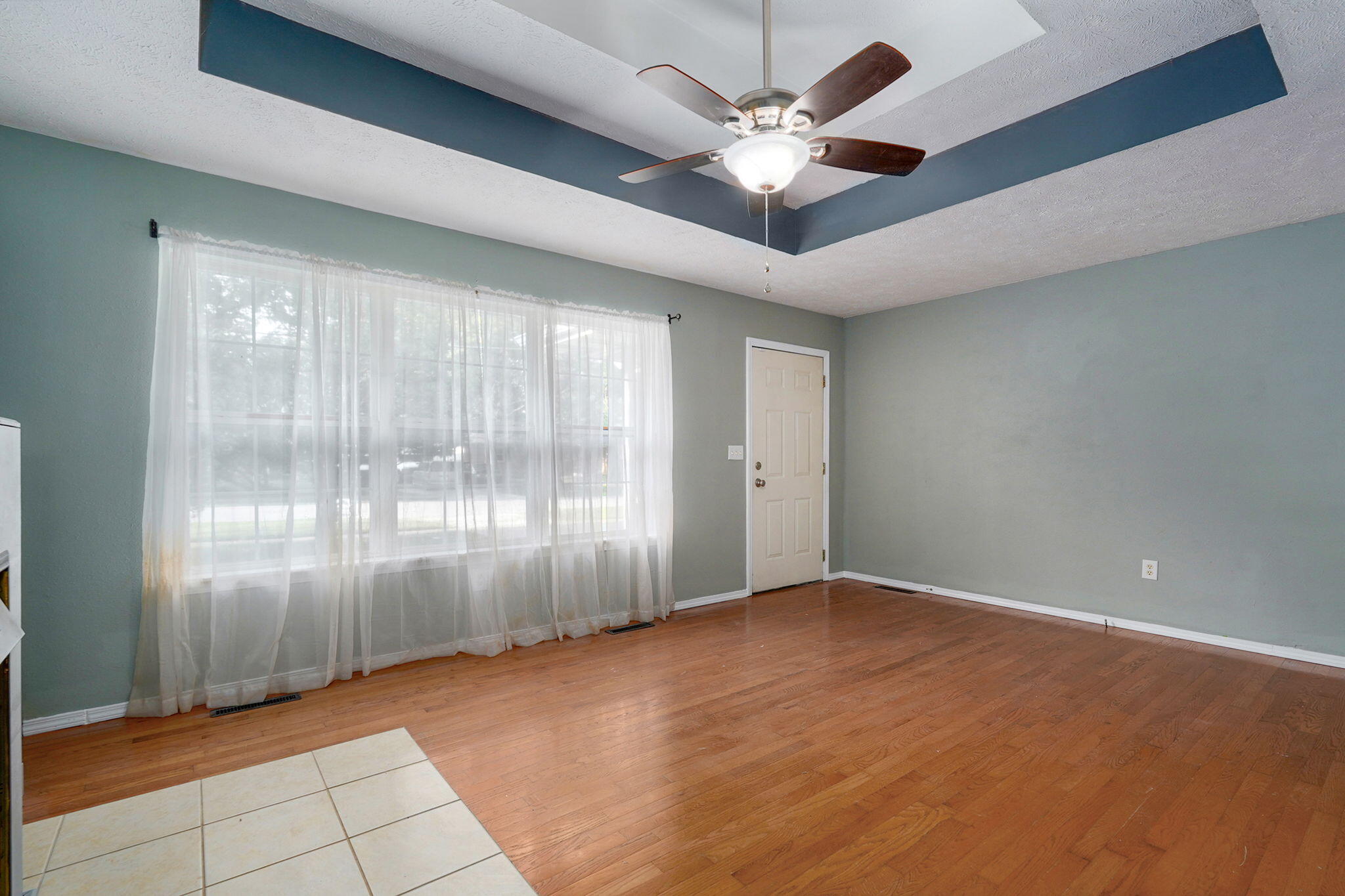 3070 West Calhoun Street Springfield, MO 65802 - Photo 7 of 24 3070 W Calhoun St-13