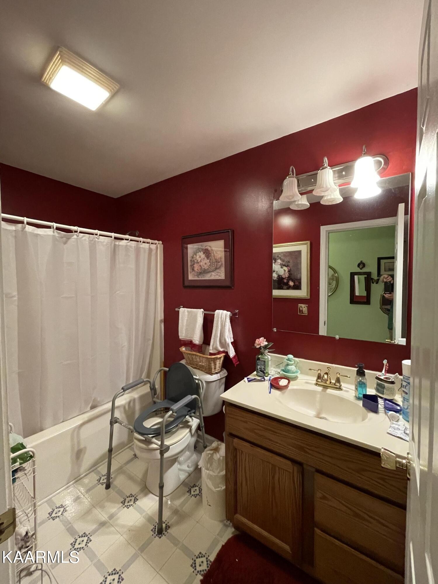 330 Deerfield Road Sparta, TN 38583 - Photo 21 of 32 a bathroom with a sink and a mirror