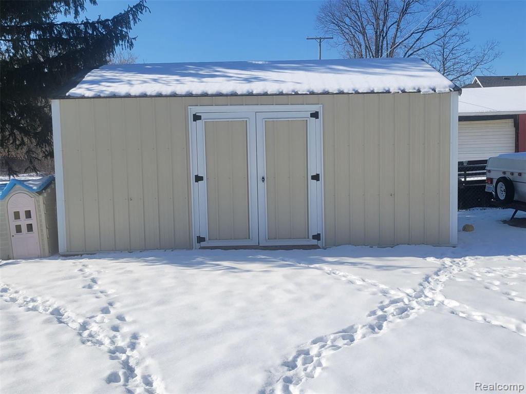 5441 Hammond Road Lapeer, MI 48446 - Photo 3 of 16