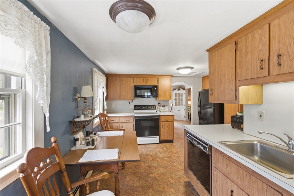 17 Evergreen Road Needham, MA 02494 - Photo 14 of 27