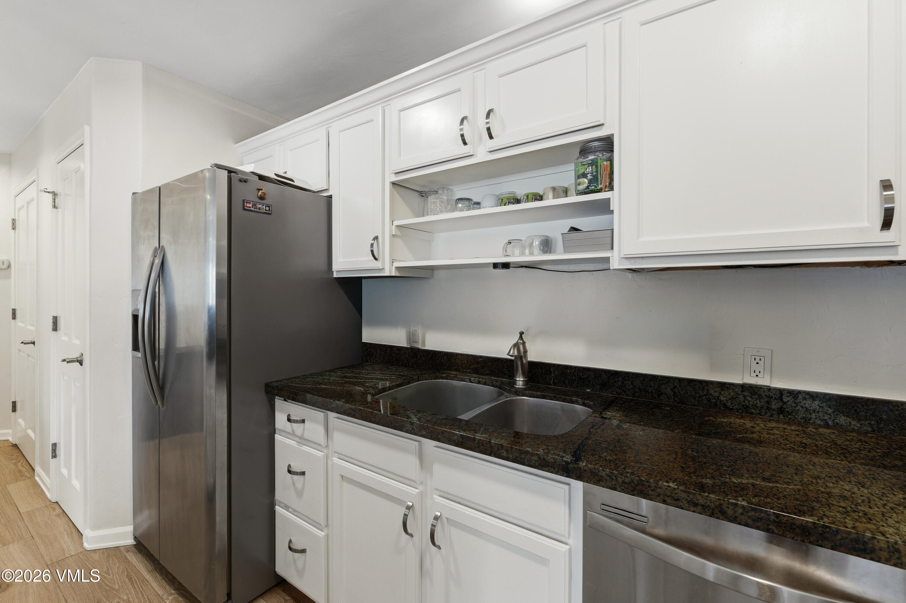 34295 Highway 6, Unit 213 Edwards, CO 81632 - Photo 18 of 47 Bright and Functional kitchen
