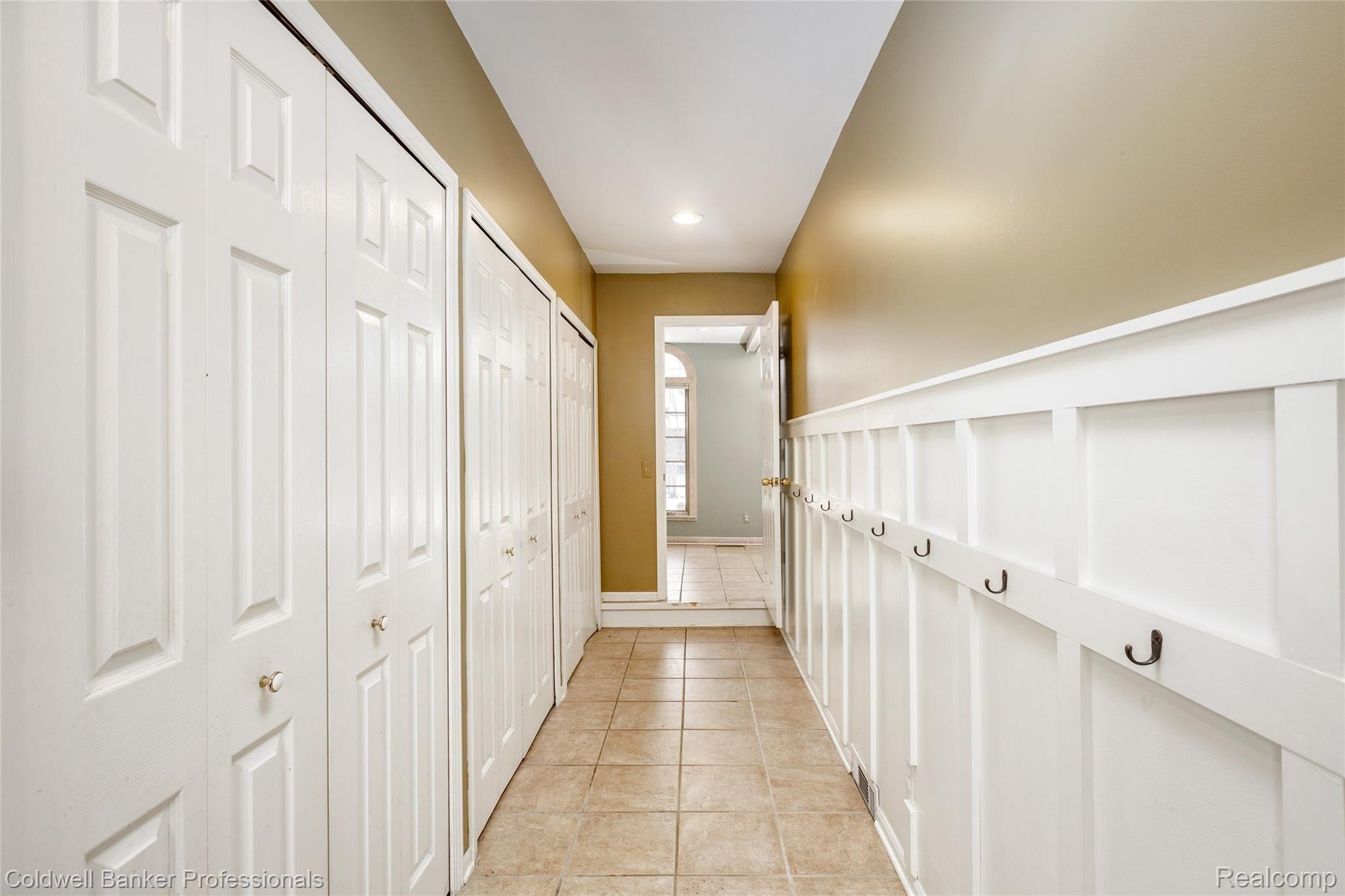 559 Pemberton Road Grosse Pointe, MI 48230 - Photo 22 of 44 559 Pemberton L029.jpg
