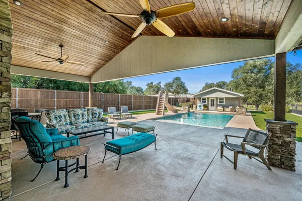 a patio with patio outdoor seating and entertaining space