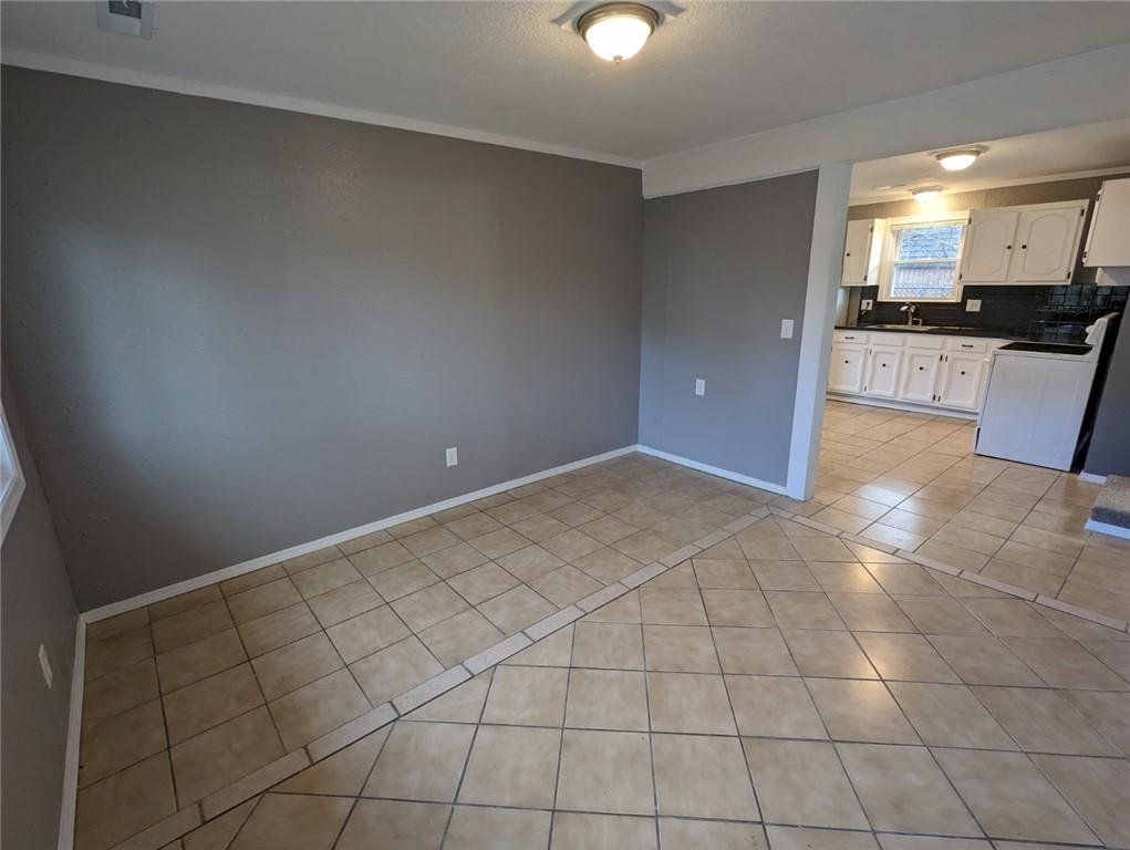 184 West Center Street Peculiar, MO 64078 - Photo 25 of 36