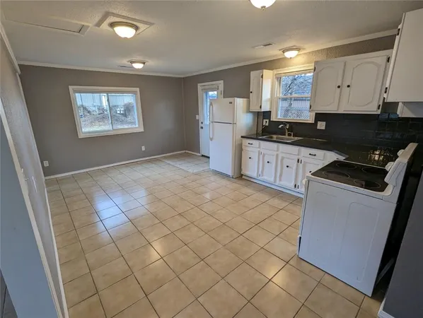 $399,900 | 184 West Center Street, Peculiar, MO 64078