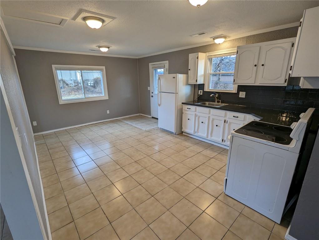 184 West Center Street Peculiar, MO 64078 - Photo 28 of 36