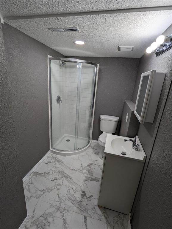 184 West Center Street Peculiar, MO 64078 - Photo 31 of 36