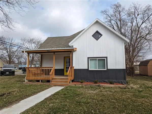 $399,900 | 184 West Center Street, Peculiar, MO 64078