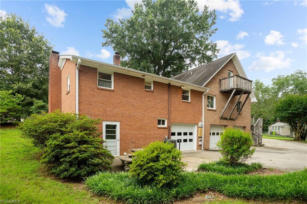 525 David Smith Road Winston-Salem, NC 27127 - Photo 3 of 13