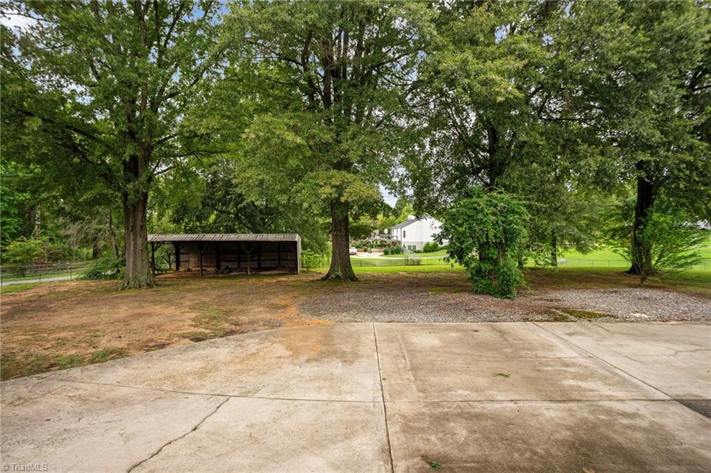 525 David Smith Road Winston-Salem, NC 27127 - Photo 4 of 13